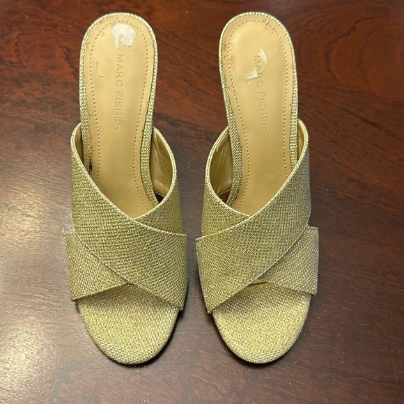 Marc Fisher Gold Metalic Slip-On Heels Sandals NWOB Sz 8 Party Date Metalic Chic - Picture 2 of 8